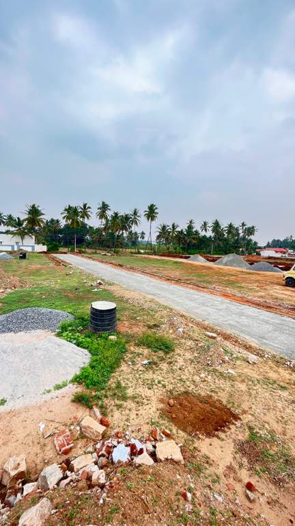  om sakthi castle phase ii Plot