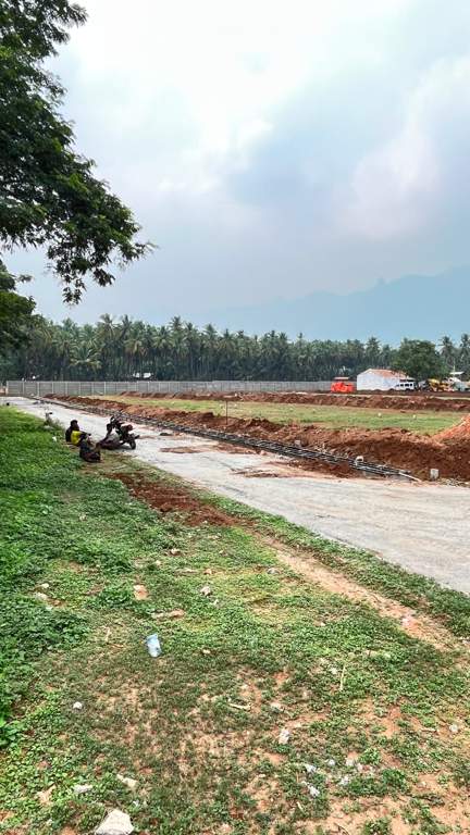  om sakthi castle phase ii Plot