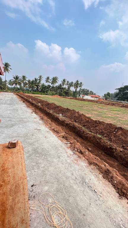  om sakthi castle phase ii Plot