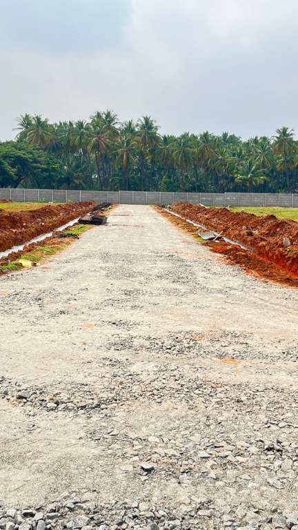  om sakthi castle phase ii Plot