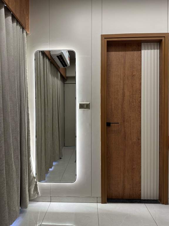  united elenza Bedroom