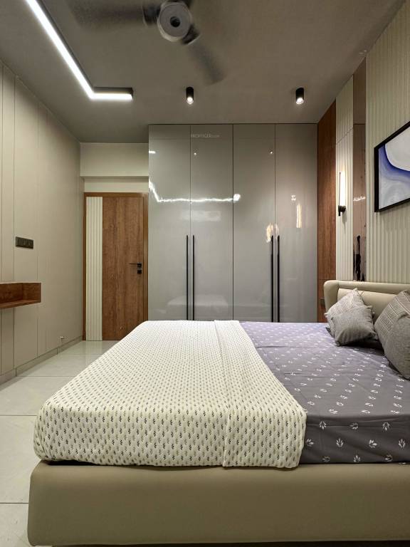  united elenza Bedroom