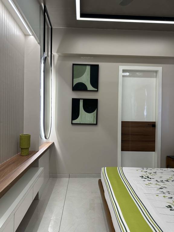  united elenza Bedroom