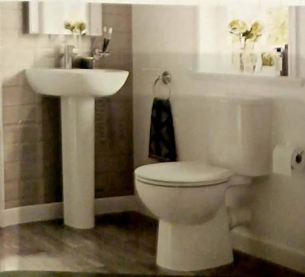  fair-enclave Bathroom