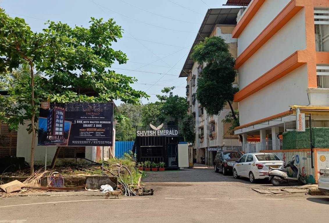  emerald Entrance Lobby