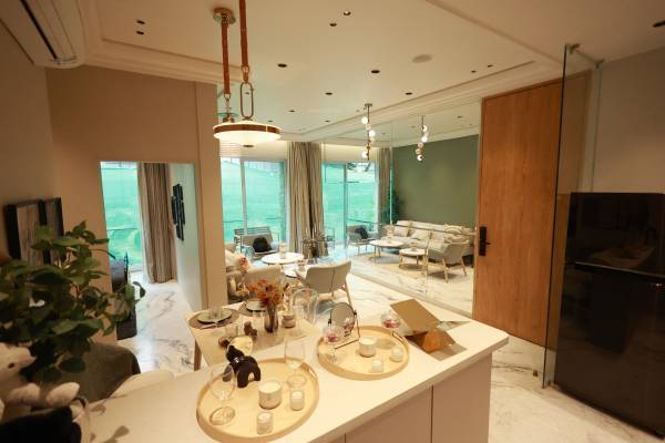  avant-heritage-v Dining Area