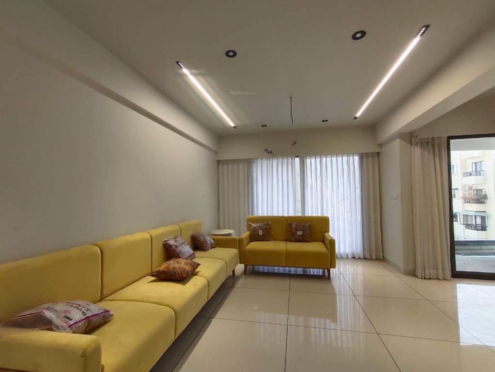  gateway Living Area