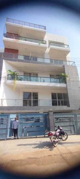 Elevation luxury-builder-floor-tgs-realtors-375 Elevation