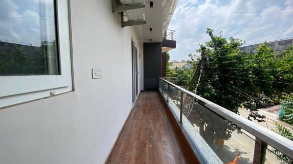  ultra-luxury-floors Balcony