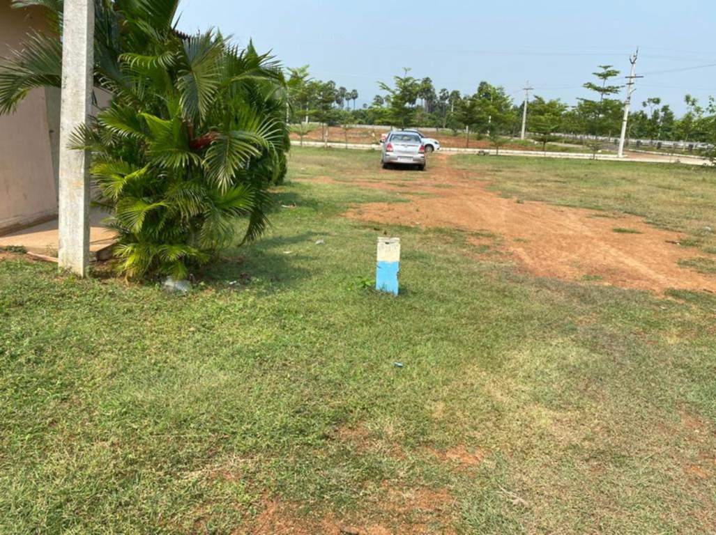  shanmukha priya Plot