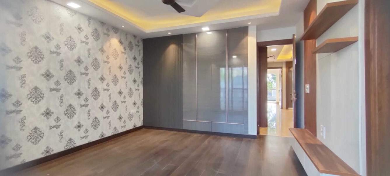  luxury builder floor tgs realtors 300 Living Area