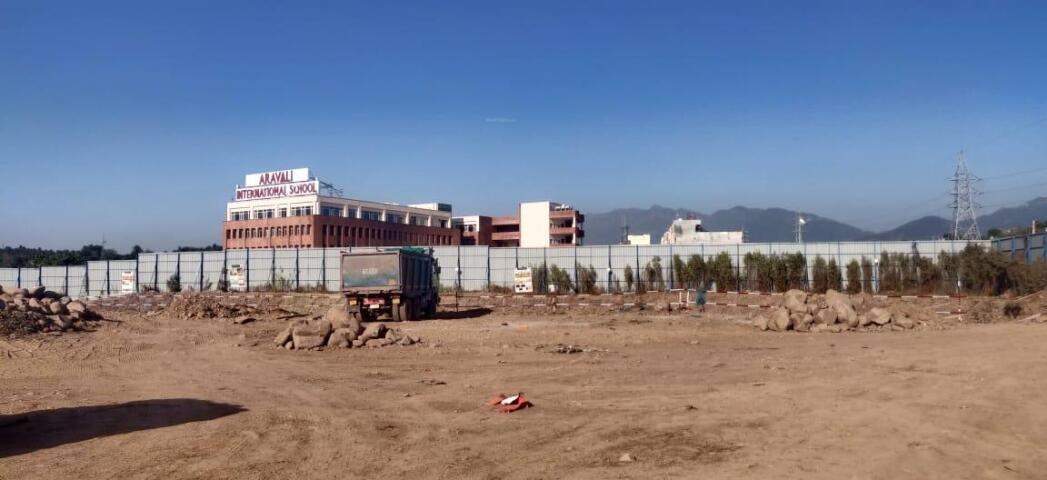 DLF The Valley Orchard