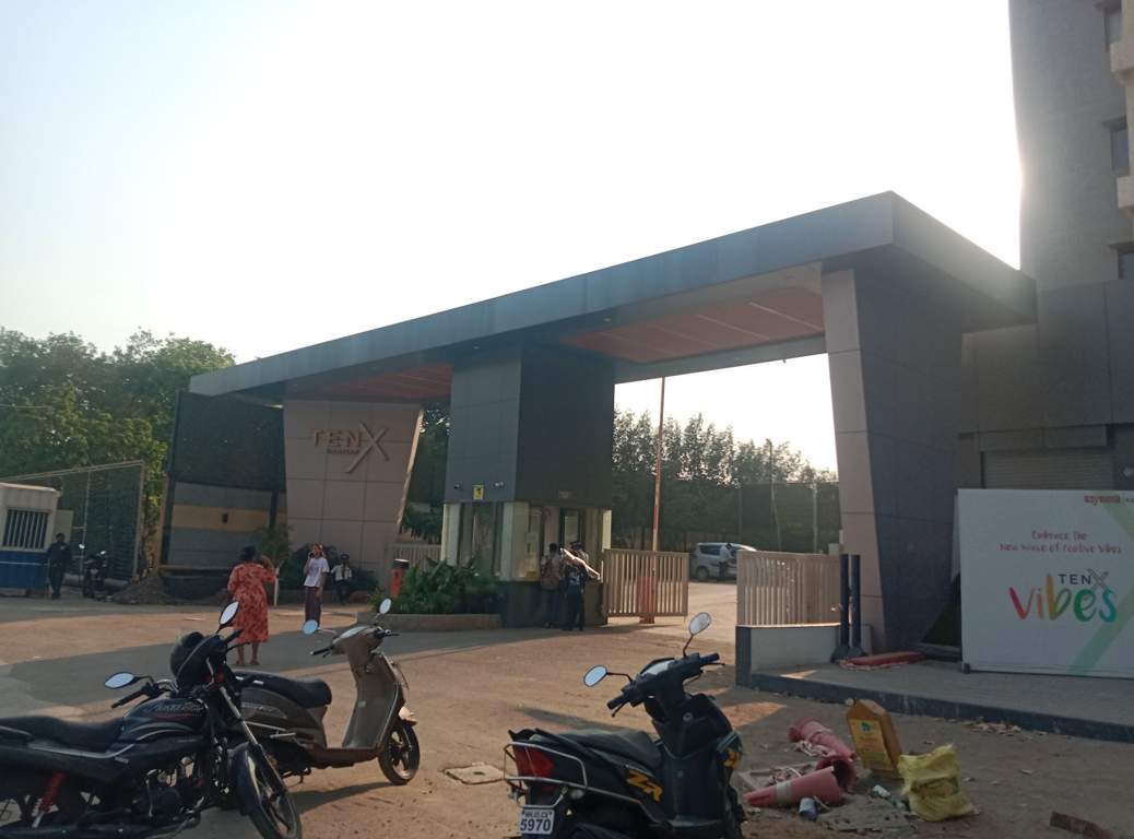 the address by gs tower Entrance Gate Security Cabin