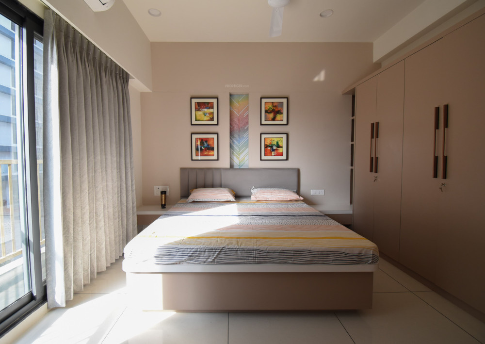 mulberry heights Bedroom