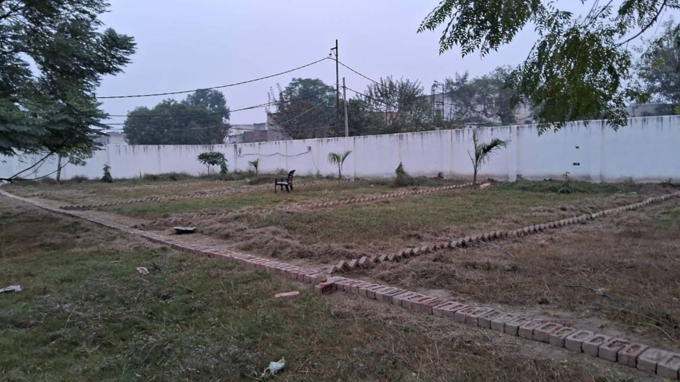  yash vihar Plot