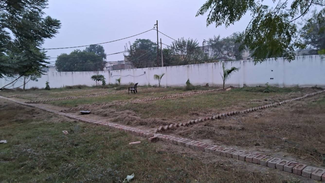  yash vihar Plot