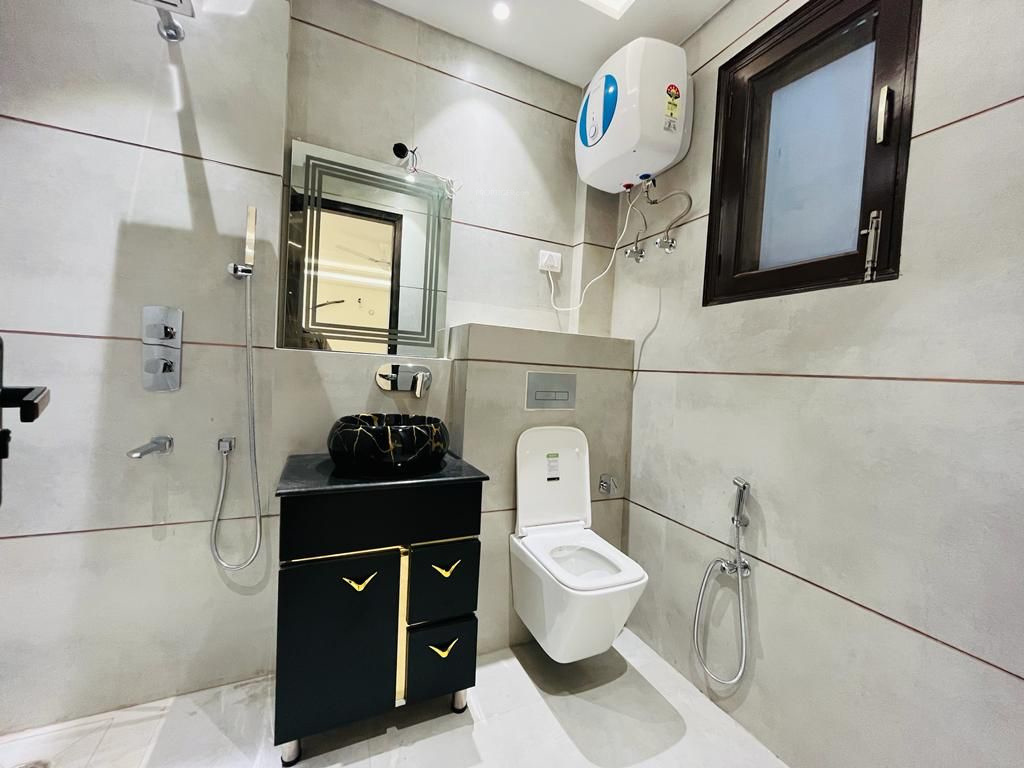  home indirapuram Bathroom