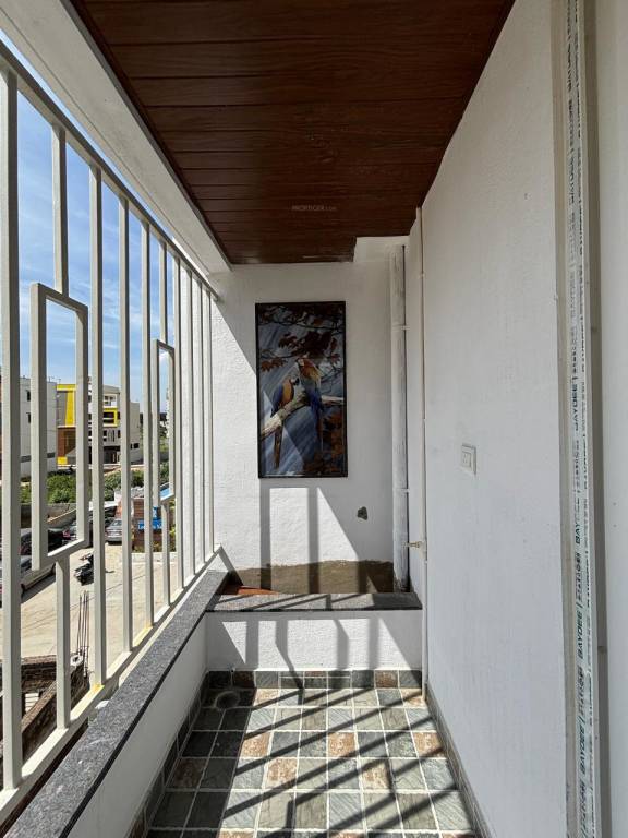  lourdes nest Balcony