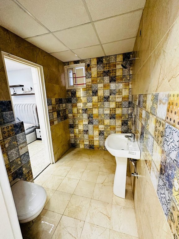  orchid green phase ii Bathroom