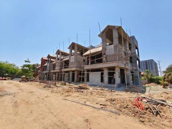 constructionStatus of Plus Vishranti 41