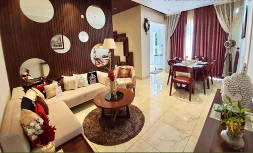  orchid-green Living Area