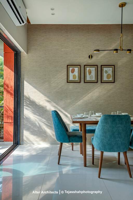  oakwoods Dining Area