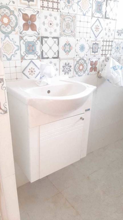  samyra flora Bathroom