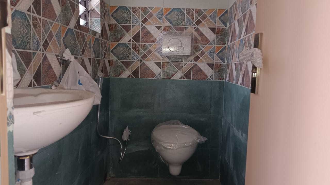  samyra flora Bathroom