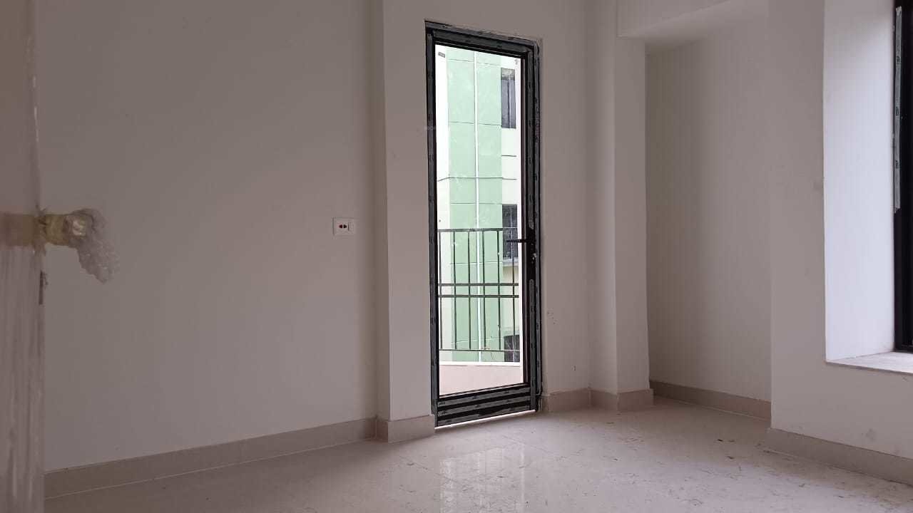  samyra flora Living Area