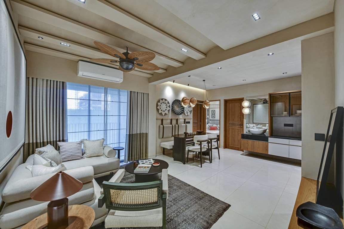  pravesh by kaavyaratna Dining Area