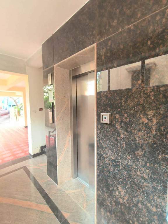  lakshmi ram nivas apartment Lift(s)