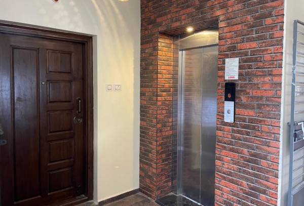  ayyan-aathmika Lift(s)