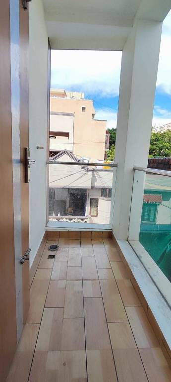  homes apartment Balcony