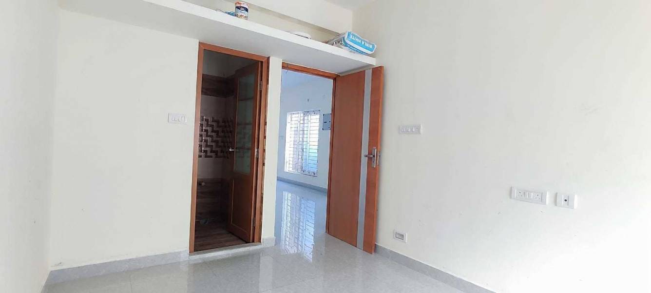  homes apartment Bathroom