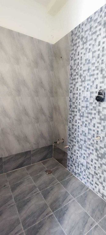  homes apartment Bathroom