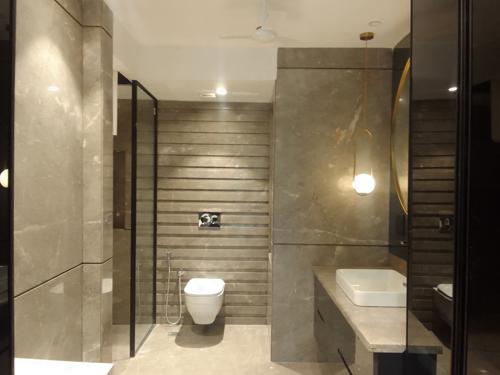  estate-floors-3 Bathroom