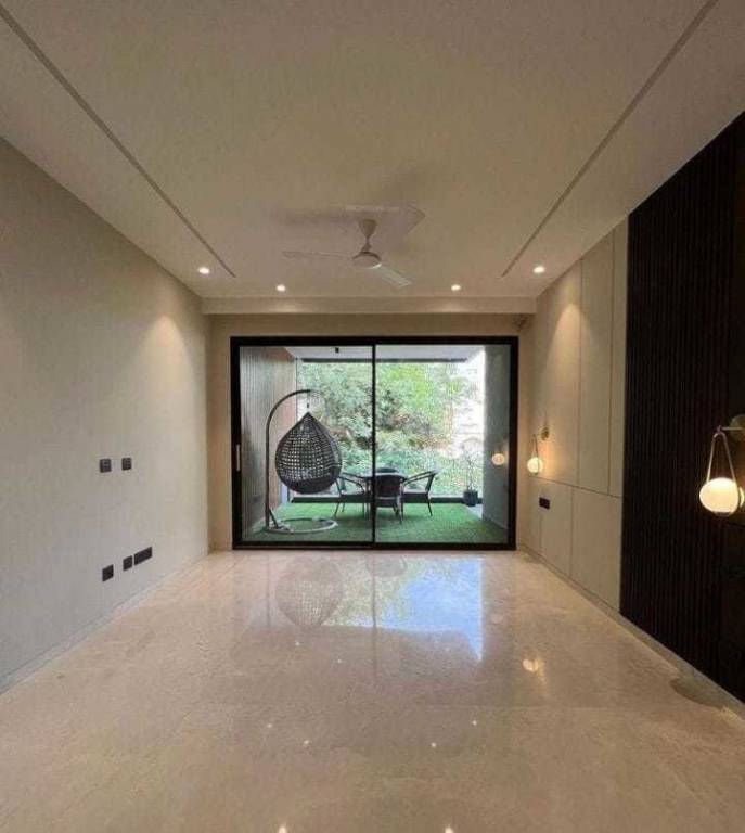  estate floors 6 Balcony