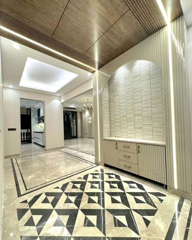  estate floors 8 Living Area