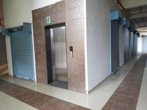  darshan-business-park-1 Lift(s)