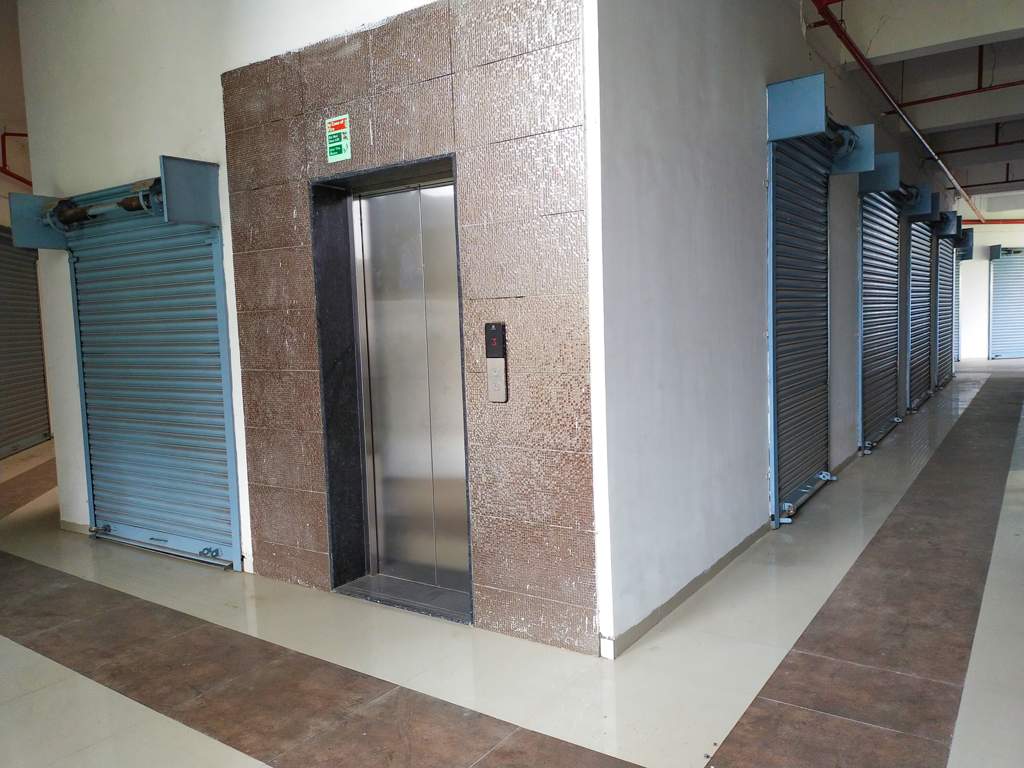  darshan business park 1 Lift(s)