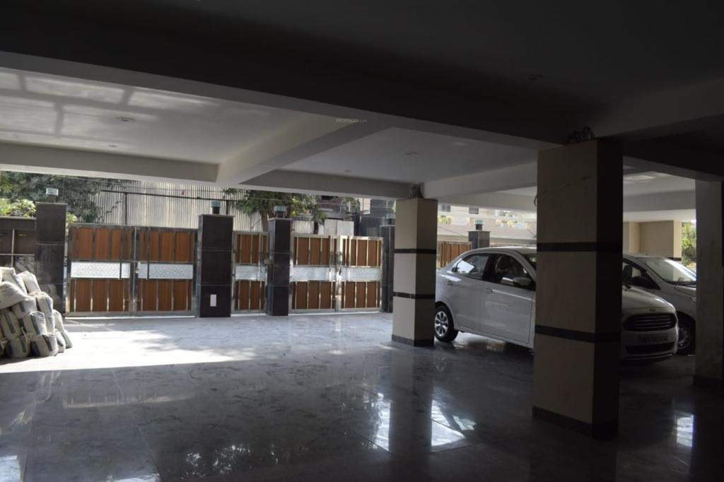  luxury floors 275 sqyd Car Parking