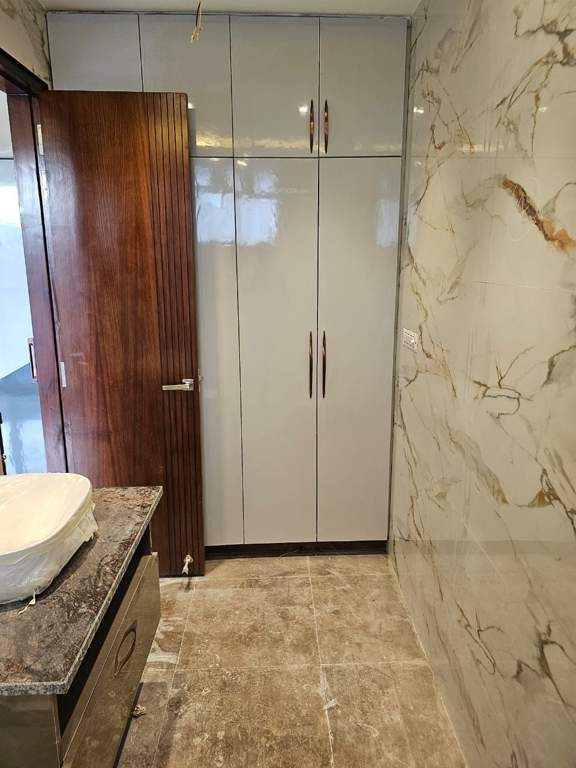  luxury floors 300 sq yd Bathroom