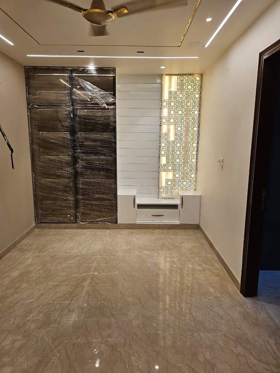  luxury floors 300 sq yd Living Area