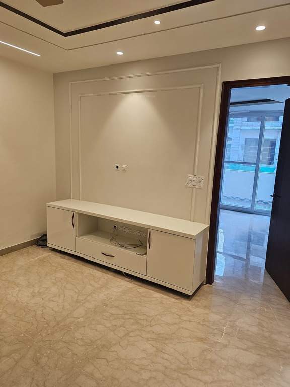  luxury floors 300 sq yd Living Area