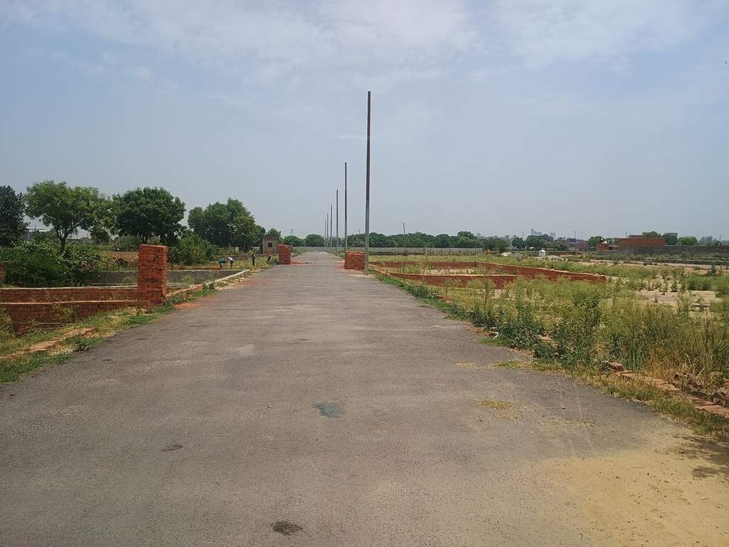  paradise Plot
