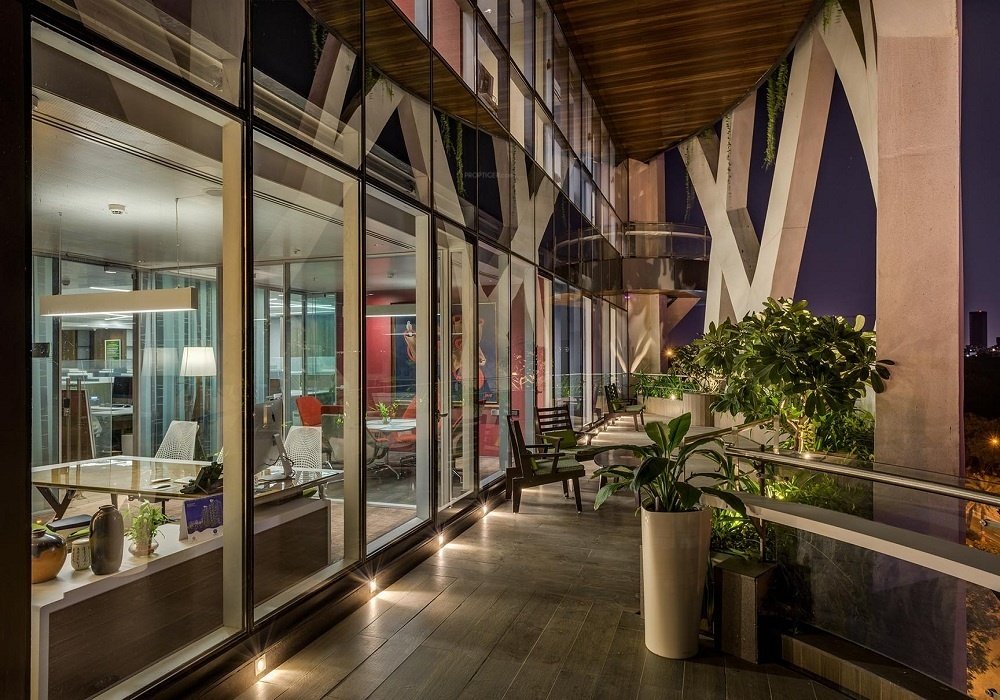  unitree ii Entrance Lobby