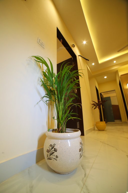  radiance Entrance Lobby