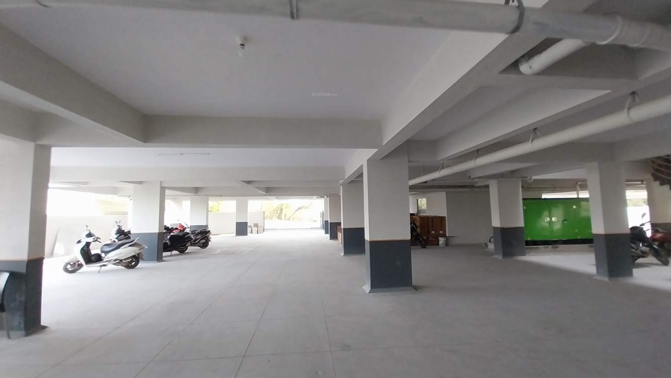  sai nandana royal Closed Car Parking