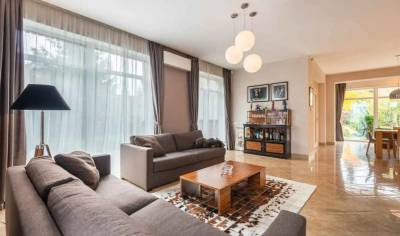  mountain-sapphire Living Area