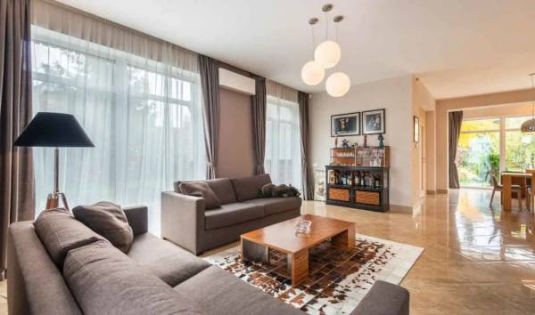  mountain-sapphire Living Area